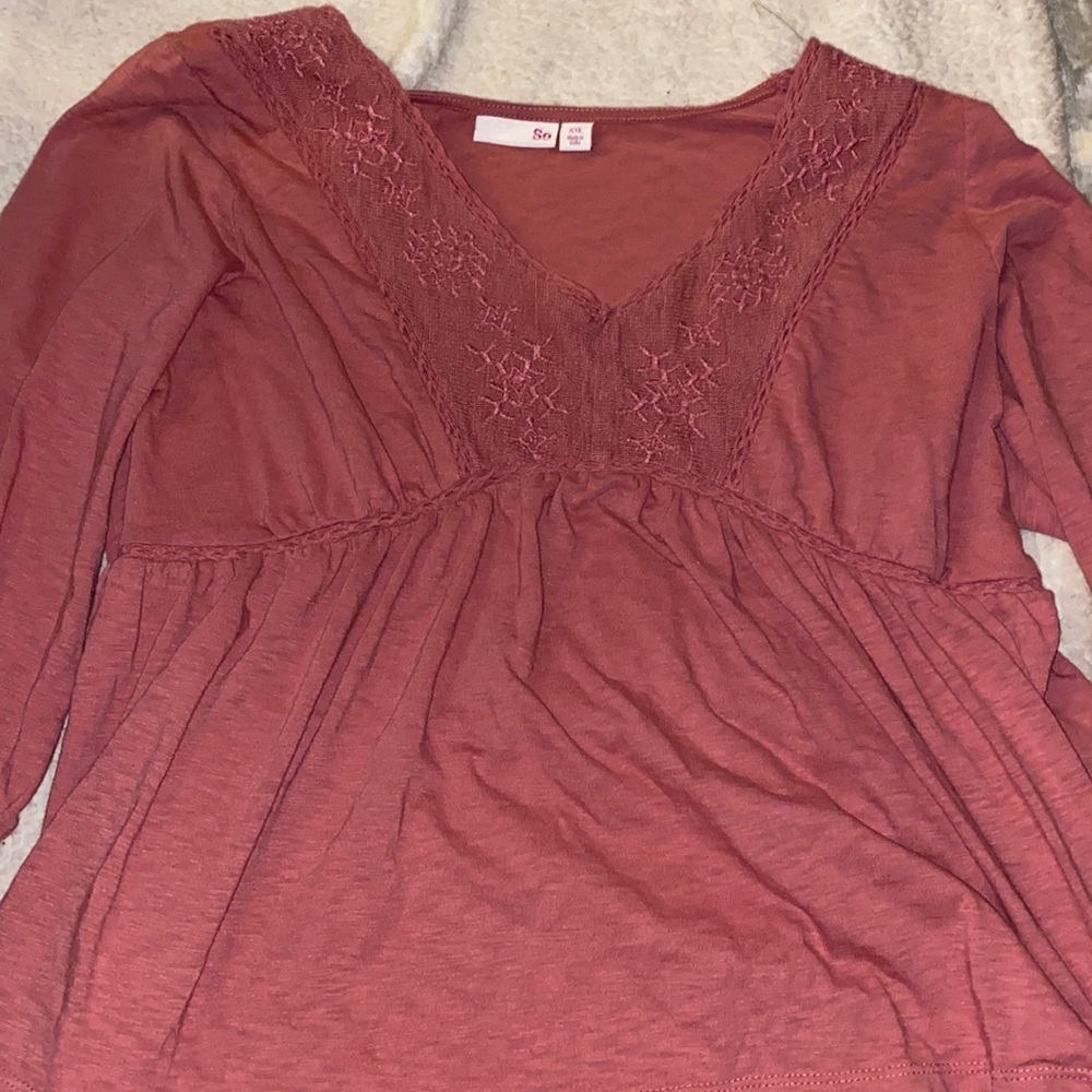 S.O lacey half sleeve blouse in size XXL . very comfortable